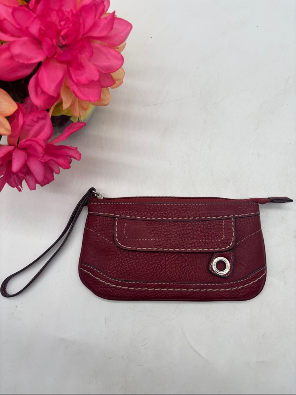 b.o.c. Women's Wristlet Clutch - Burgundy Leather
